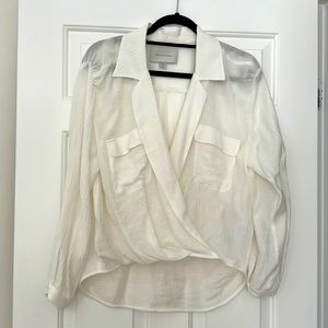 Elegant off white Brochu Walker blouse.